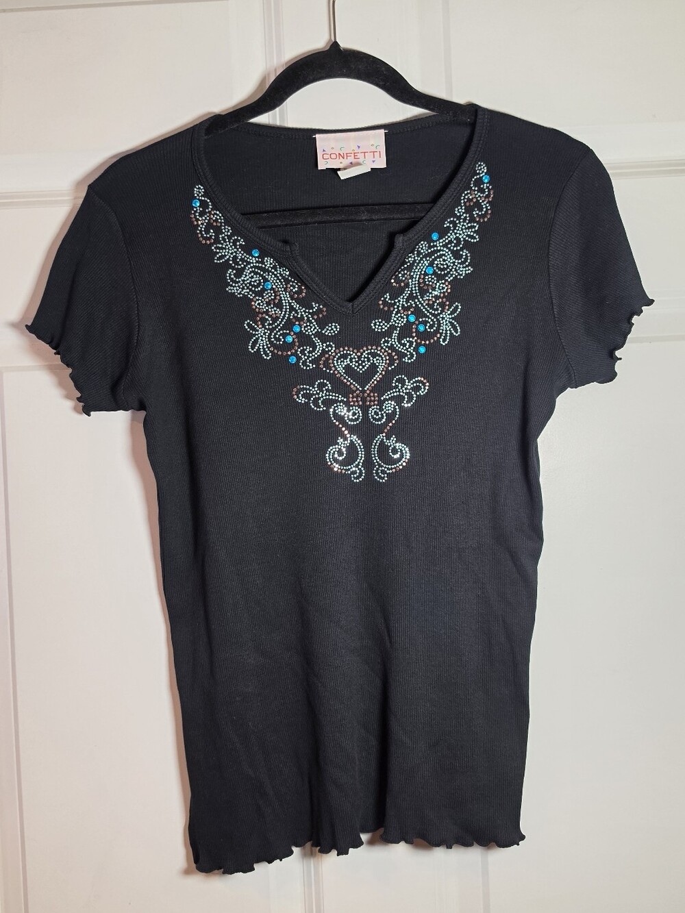 Confetti Black Short Sleeve Ribbed V-Neck Top with Turquoise Embellishment M